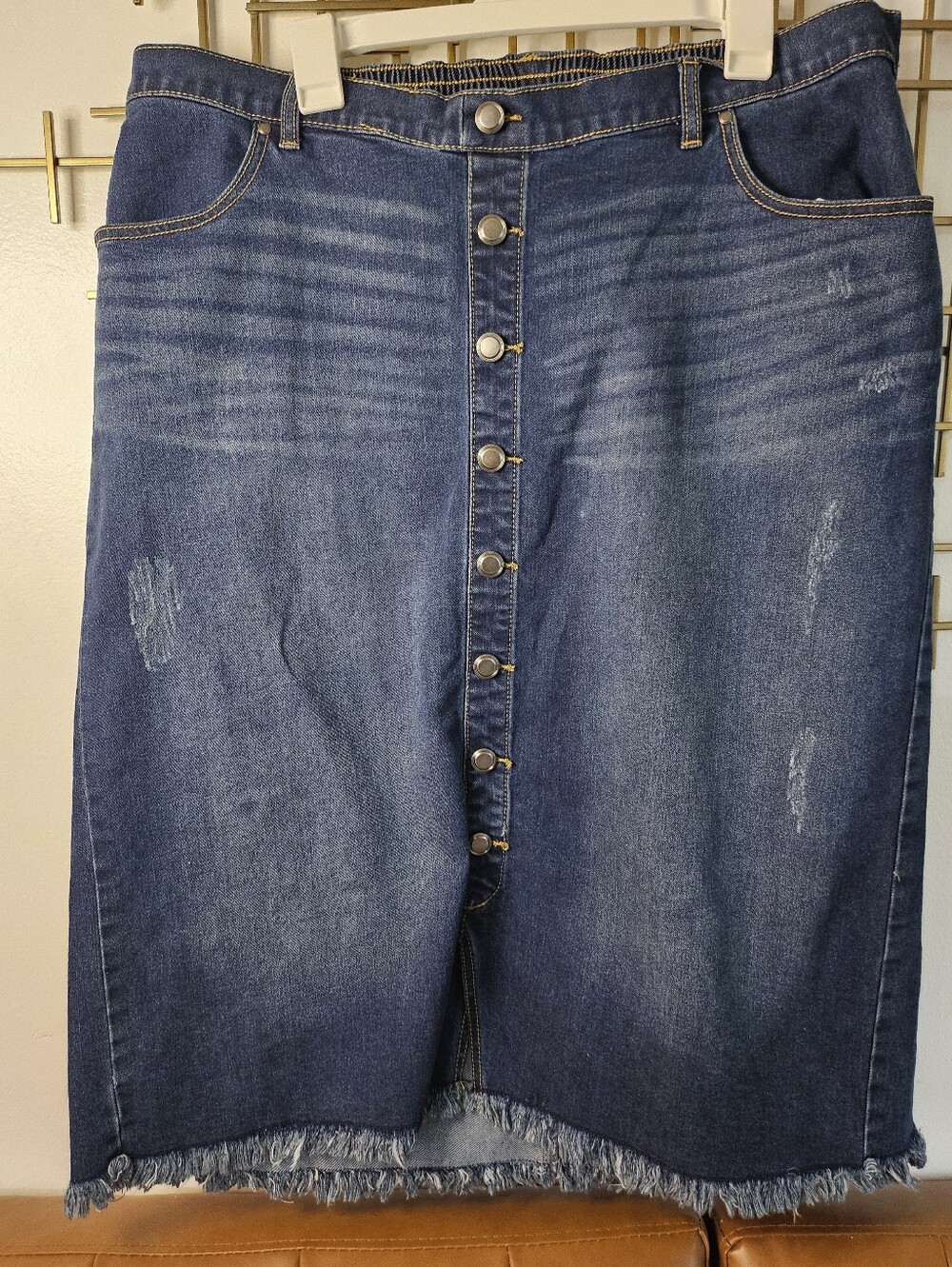 18/20 -Catherines- Button-Front Distressed Denim Skirt